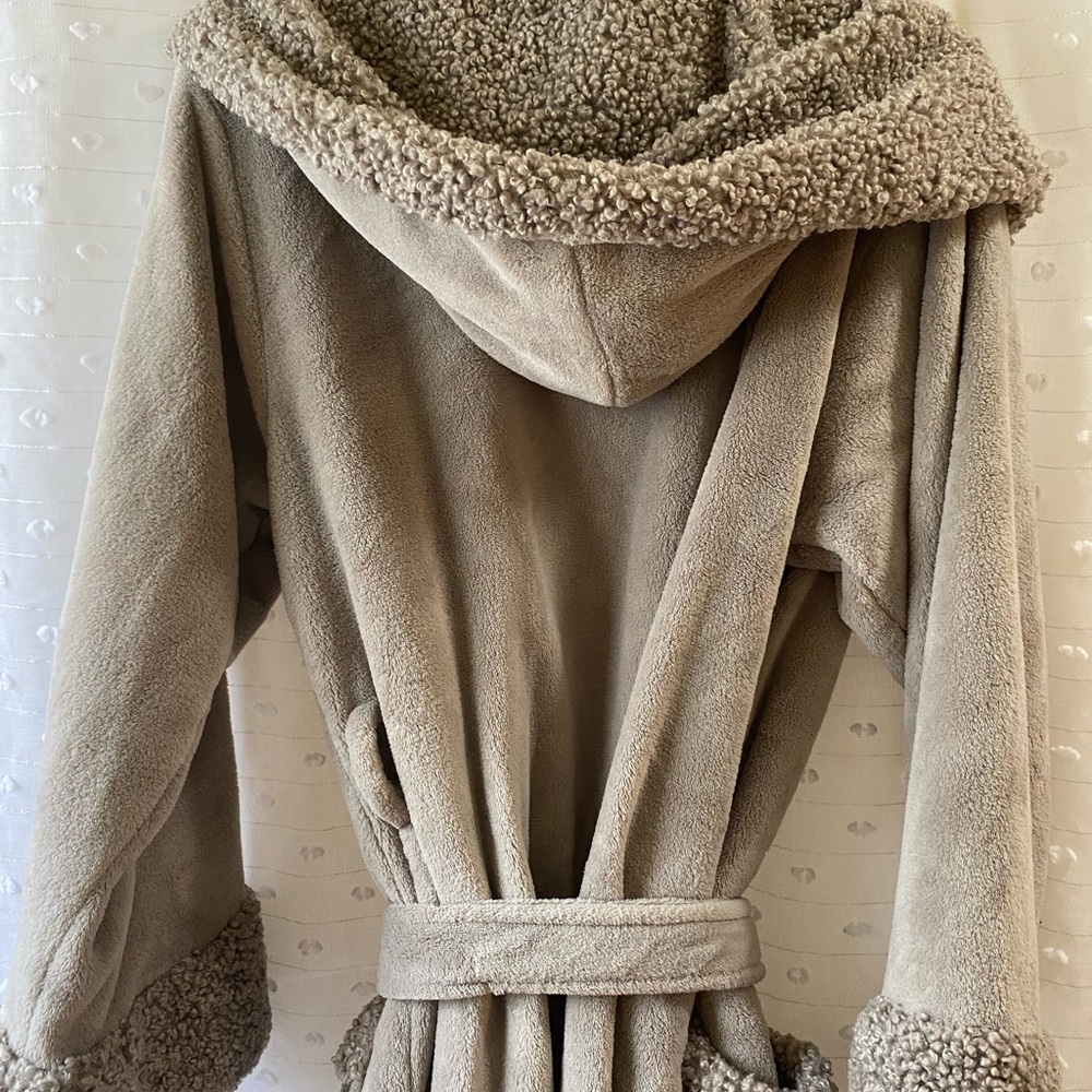 Pottery Barn Robe - Picture 2 of 6